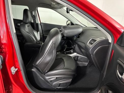 Used 2019 Jeep Compass Latitude image 28