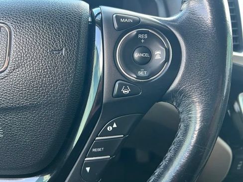 Used 2016 Honda Pilot Touring image 24