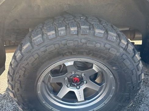 Used 2022 Chevrolet Silverado 1500 ZR2 w/ Technology Package image 9