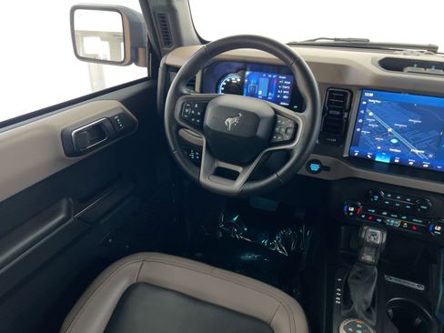 Used 2024 Ford Bronco Wildtrak image 27