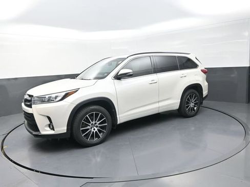 Used 2018 Toyota Highlander SE AWD/4WD image 37