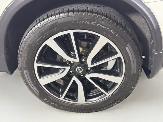 Certified 2019 Nissan Rogue SL w/ Premium Package AWD/4WD image 37