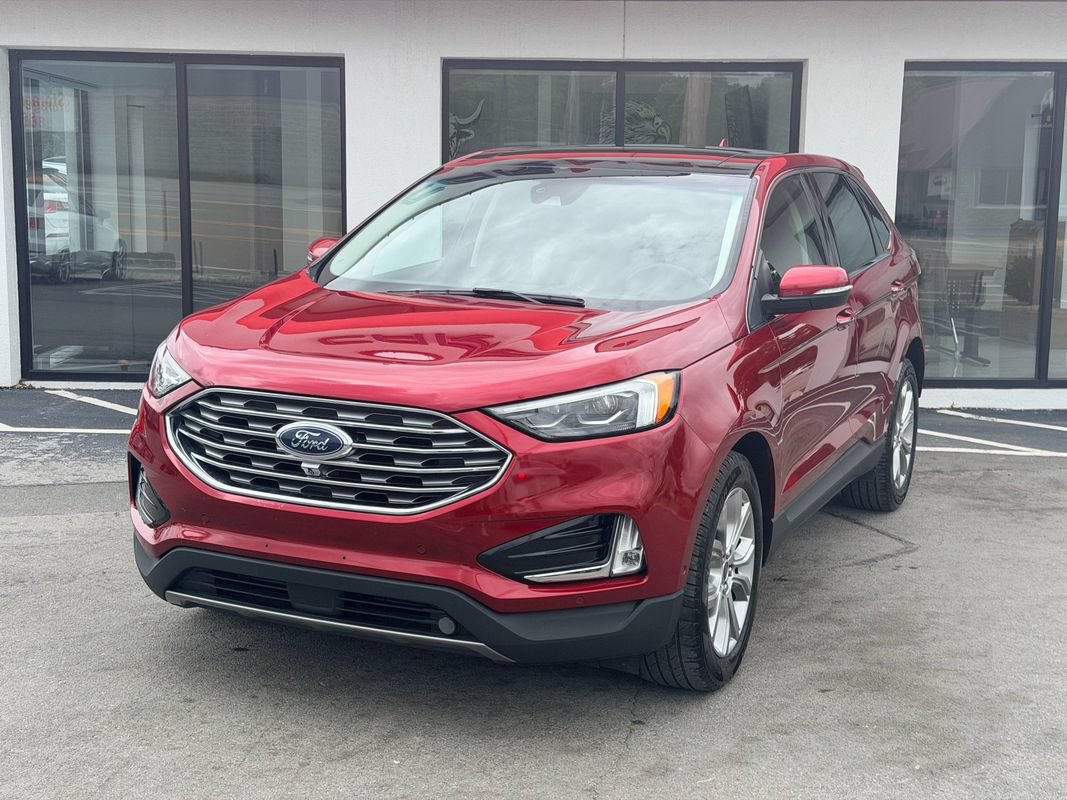 Used 2019 Ford Edge Titanium w/ Equipment Group 301A AWD/4WD image 11