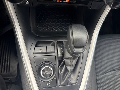 Used 2024 Toyota RAV4 LE AWD/4WD image 26