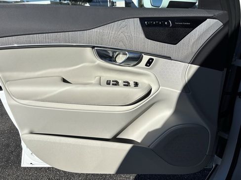 Used 2025 Volvo XC90 T8 Ultra image 19