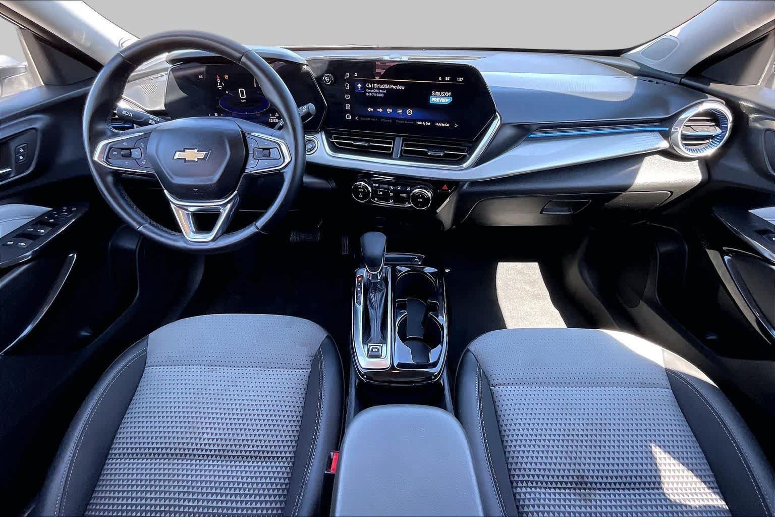 Used 2024 Chevrolet Trax LT w/ Driver Confidence Package FWD image 15