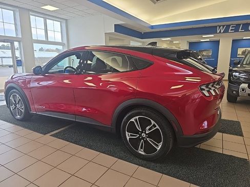 Used 2021 Ford Mustang Mach-E Select w/ Comfort/Appearance Package image 3