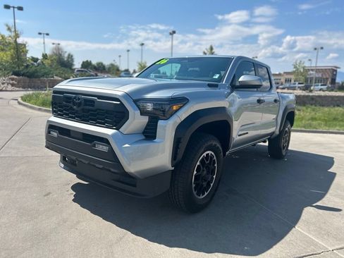 Used 2026 Toyota Tacoma TRD Off-Road AWD/4WD image 3