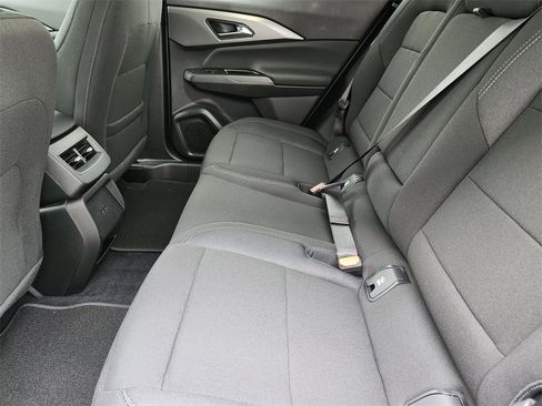 New 2026 Chevrolet Equinox EV LT image 18