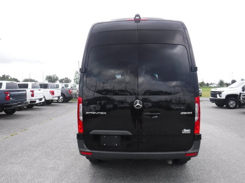 Used 2024 Mercedes-Benz Sprinter 2500 image 9