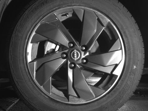 Used 2025 Nissan Rogue SV FWD image 12