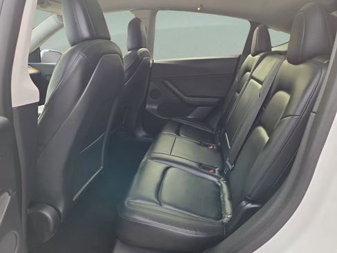 Used 2020 Tesla Model Y Long Range image 11