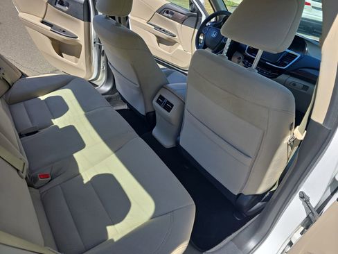 Used 2016 Honda Accord EX image 15