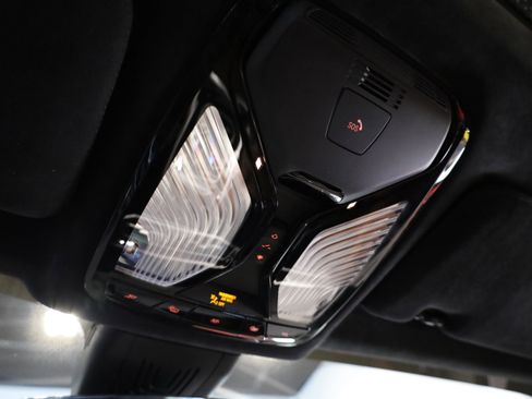 Used 2020 BMW X7 M50i w/ Dynamic Handling Package image 33