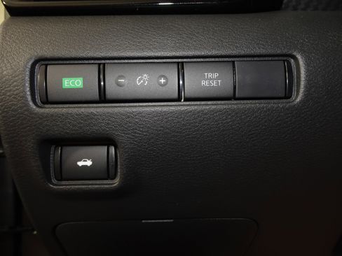 New 2025 Nissan Sentra SV w/ SV Premium Package image 32