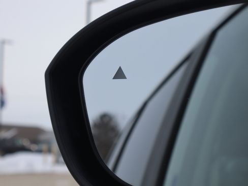 Used 2023 Nissan Rogue SV image 22