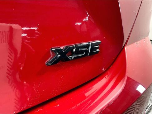 Used 2025 Toyota Camry XSE FWD image 10