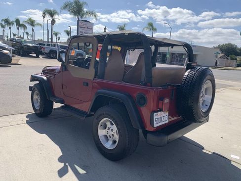 Used 1998 Jeep Wrangler SE image 4