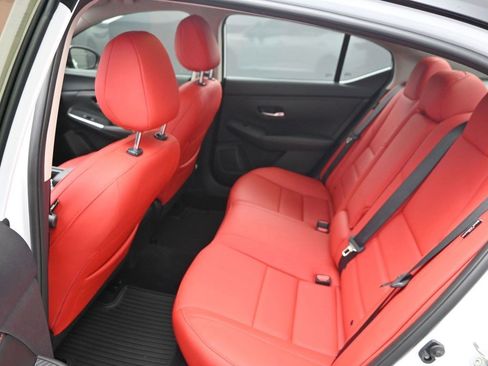 Used 2025 Nissan Sentra SR image 12