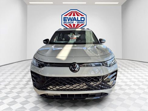 New 2026 Volkswagen Tiguan SE R-Line AWD/4WD image 2