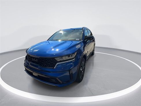 Used 2023 Kia Sorento EX image 3