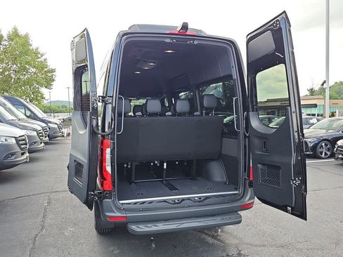 Used 2025 Mercedes-Benz Sprinter 2500 image 7