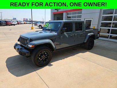 Used 2025 Jeep Gladiator Sport