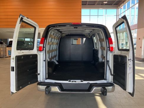 Used 2024 GMC Savana 2500 w/ Driver Convenience Package image 20