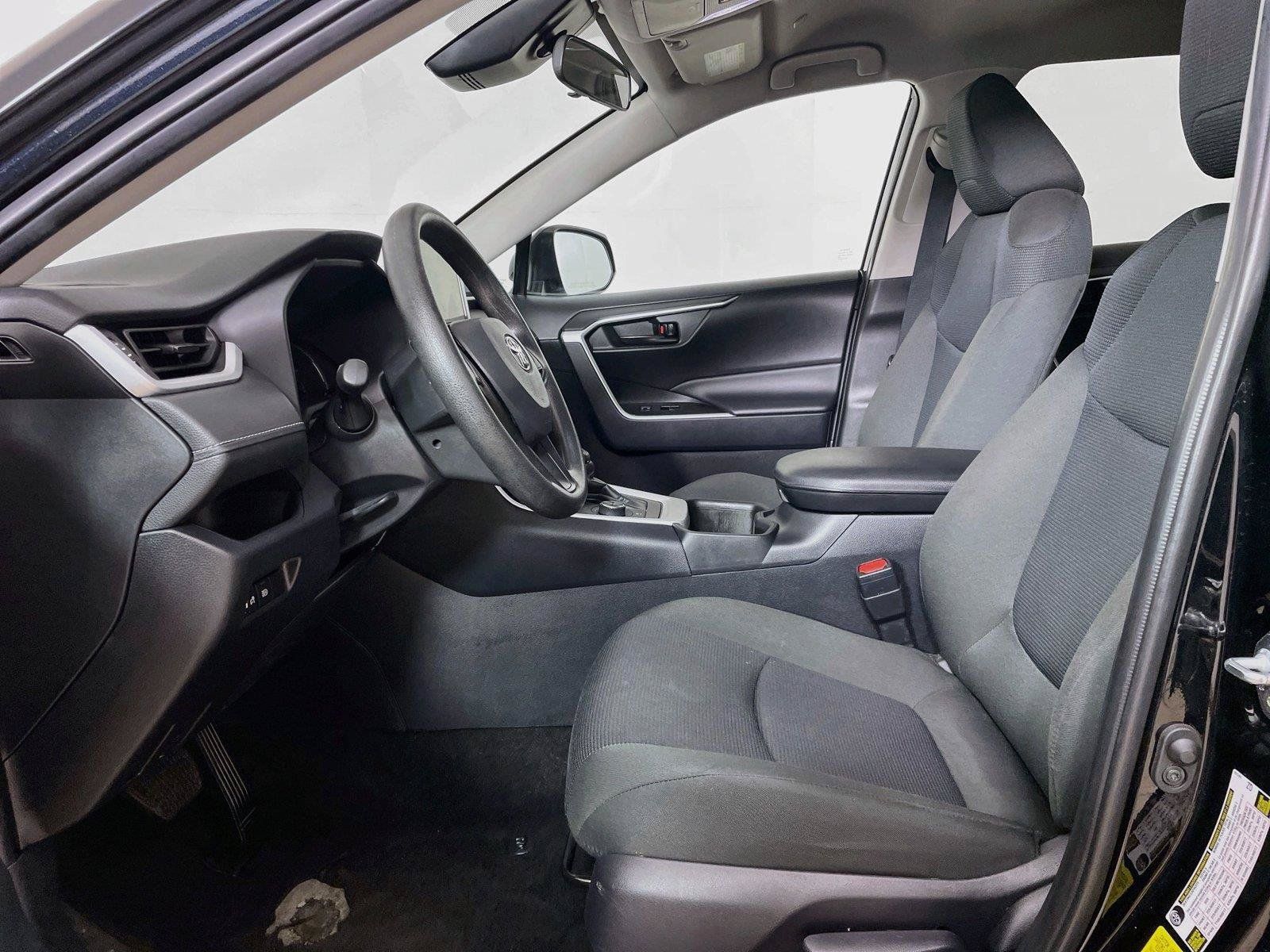 Used 2025 Toyota RAV4 LE AWD/4WD image 5