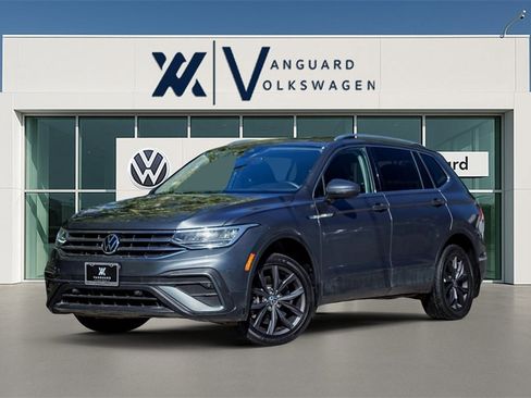 Used 2022 Volkswagen Tiguan SE image 1