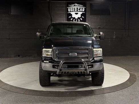 Used 2005 Ford F350 Lariat image 10