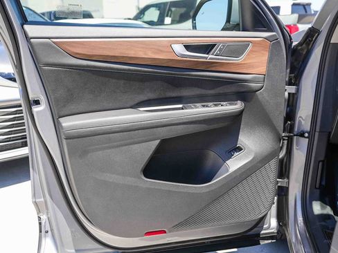 Certified 2026 Volkswagen Atlas SE FWD image 22