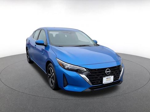 Used 2025 Nissan Sentra SV image 3