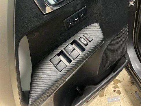 Used 2015 Toyota RAV4 Limited image 11