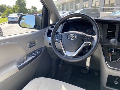 Used 2017 Toyota Sienna LE