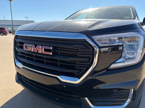 Used 2024 GMC Terrain SLE image 6