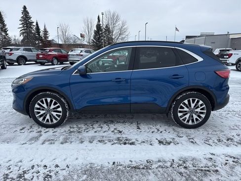 Certified 2022 Ford Escape Titanium w/ Class II Trailer Tow Package image 4