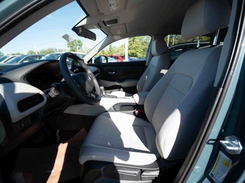 New 2026 Honda HR-V LX image 9