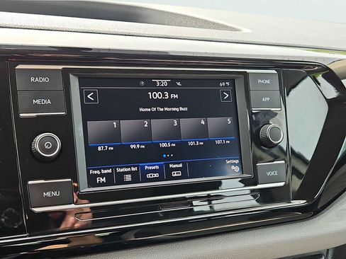 Certified 2023 Volkswagen Taos S FWD image 22