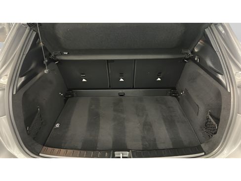Used 2025 Mercedes-Benz GLA 250 image 32