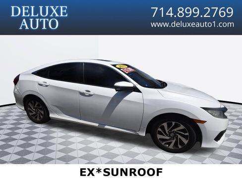 Used 2018 Honda Civic EX image 1