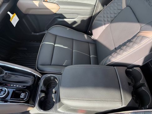 New 2026 GMC Canyon Denali image 14