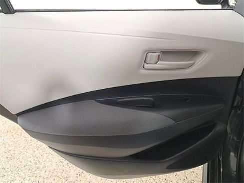 Used 2025 Toyota Corolla LE w/ Convenience Package image 14