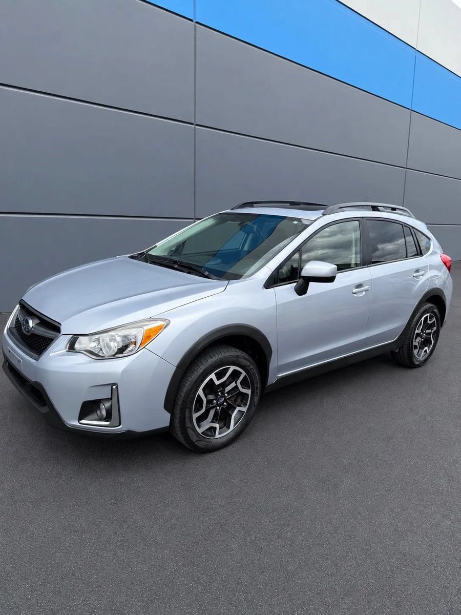 Used 2016 Subaru Crosstrek 2.0i Premium w/ Moonroof Package AWD/4WD image 1