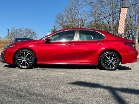 Used 2021 Toyota Camry SE FWD image 4