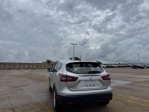 Used 2022 Nissan Rogue Sport S FWD image 17