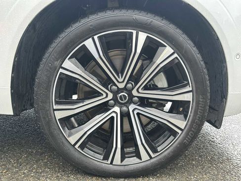 Used 2023 Volvo XC60 B6 Ultimate w/ Protection Package Premier AWD/4WD image 9