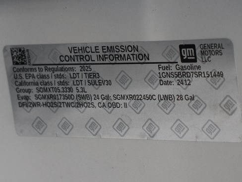 Used 2025 Chevrolet Suburban LS image 13