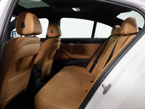 Used 2023 BMW 530e xDrive w/ M Sport Package image 11