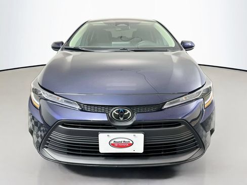 Certified 2025 Toyota Corolla LE FWD image 2